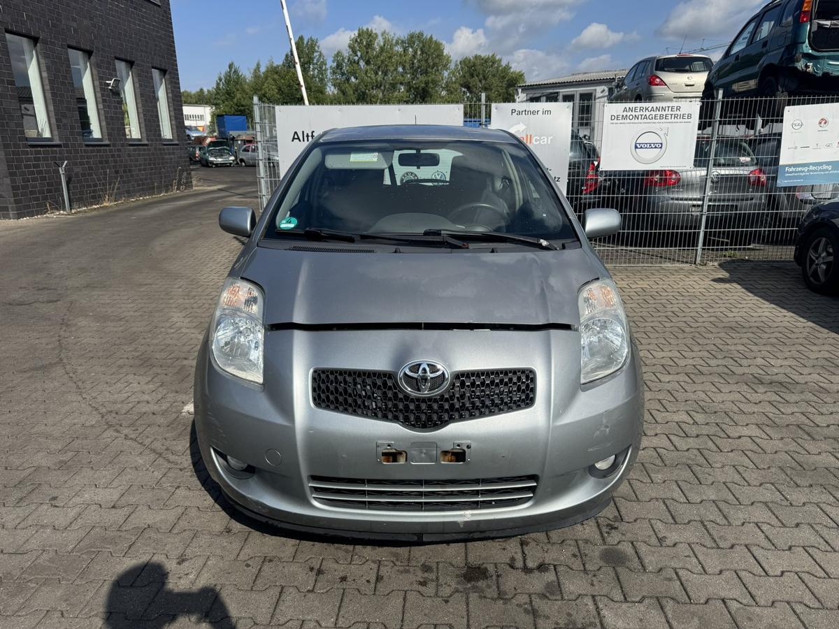 Toyota Yaris XP9 original R&uuml;cklicht R&uuml;ckleuchte Schlussleuchte links Bj.2009